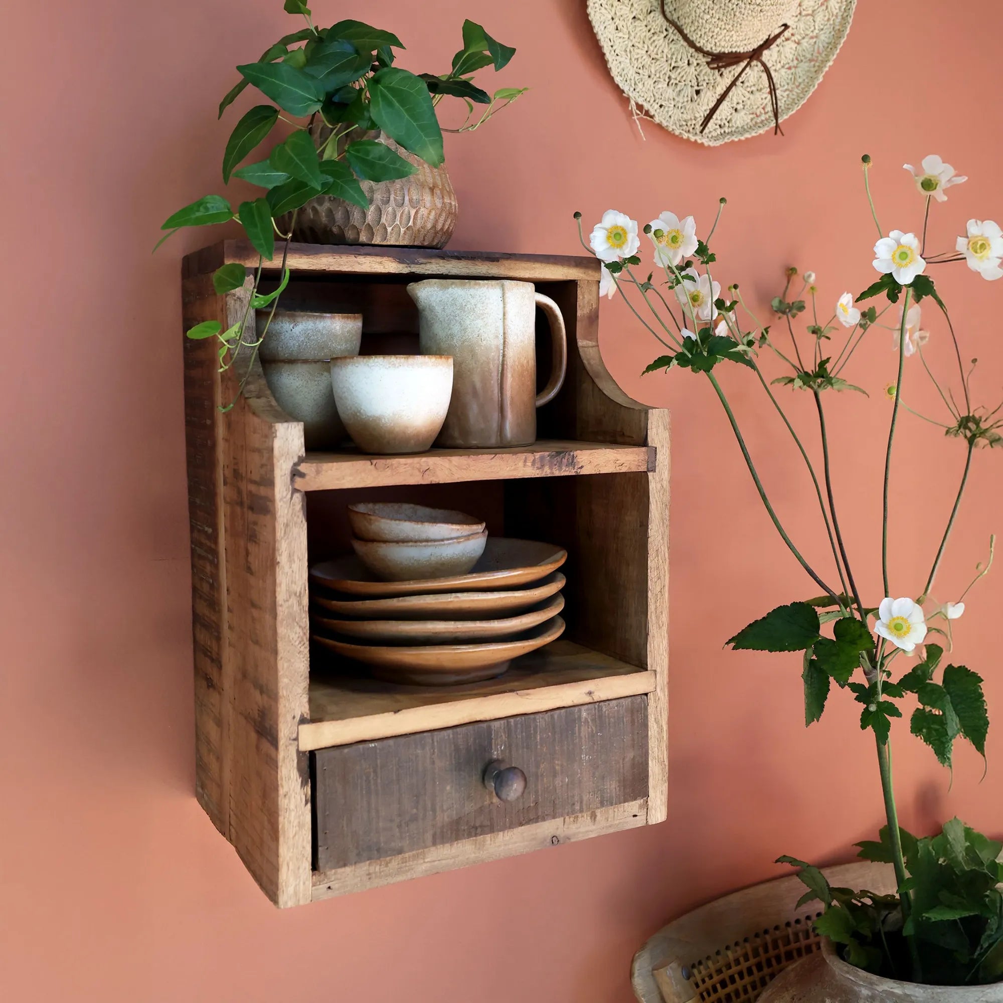 Grimaud Holzregal mit Schublade aus gealtertem Holz von Chic Antique