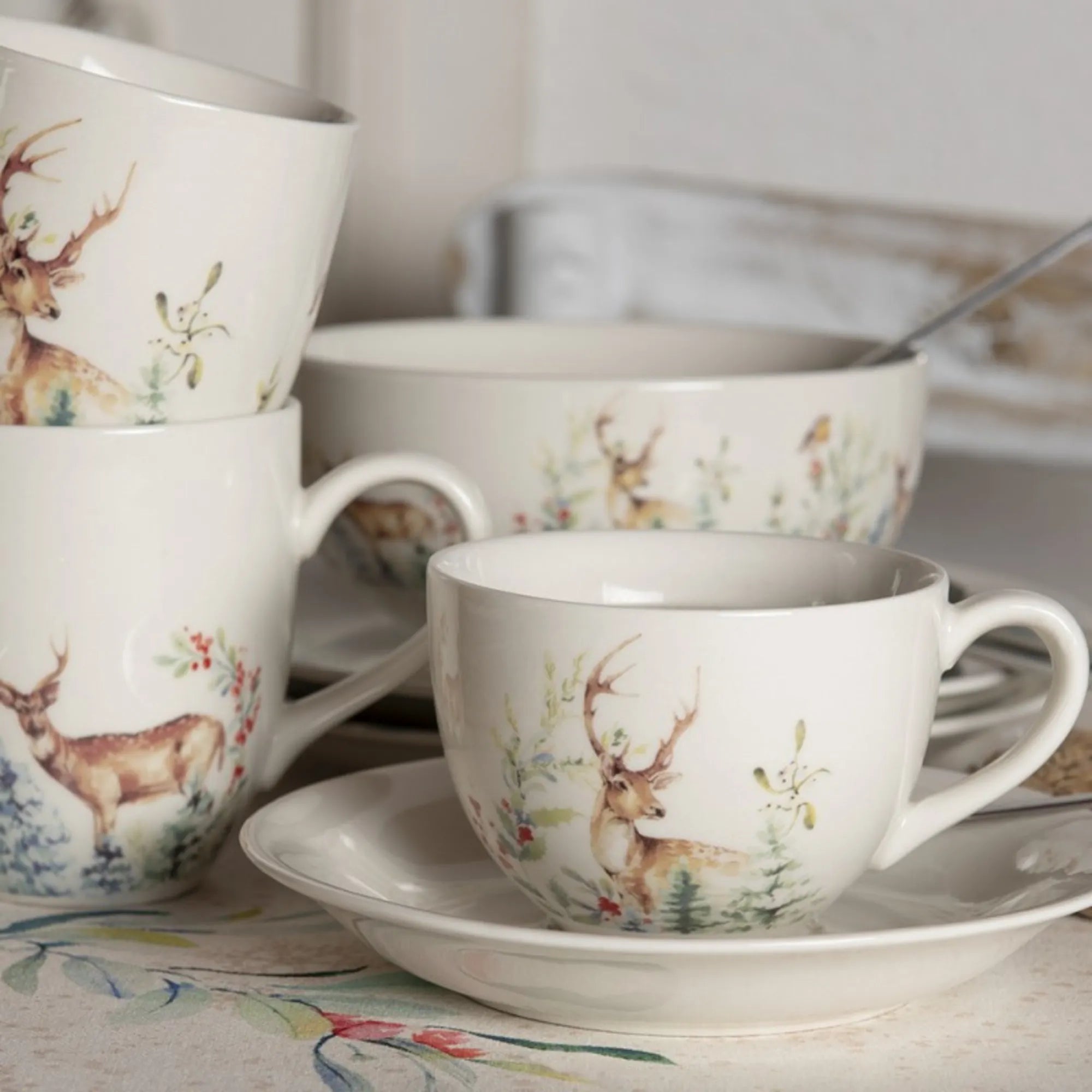 Clayre & Eef Tasse mit Unterteller Set Herbst Winter "Rehe"