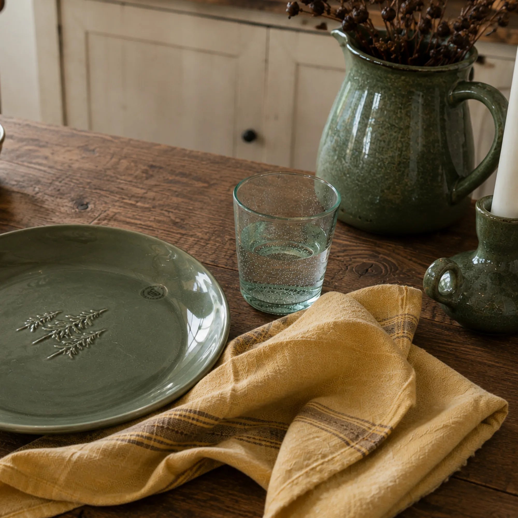 Gelbe Stoffserviette Eya aus Baumwolle mit braunen Streifen, 45 × 45 cm, von Miljögården