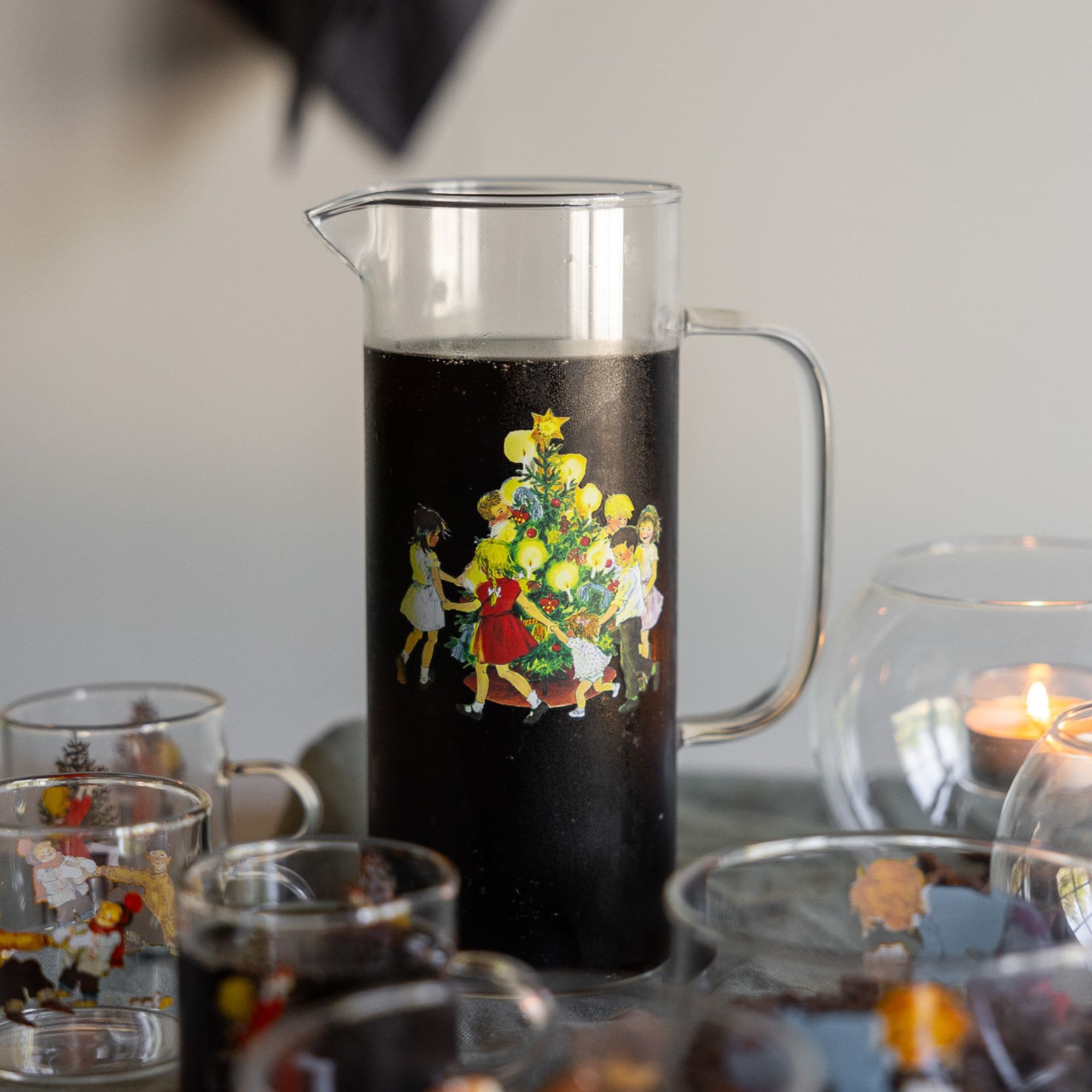 Storefactory Krug „Wir Kinder aus Bullerbü“ aus Glas Kapitel 1