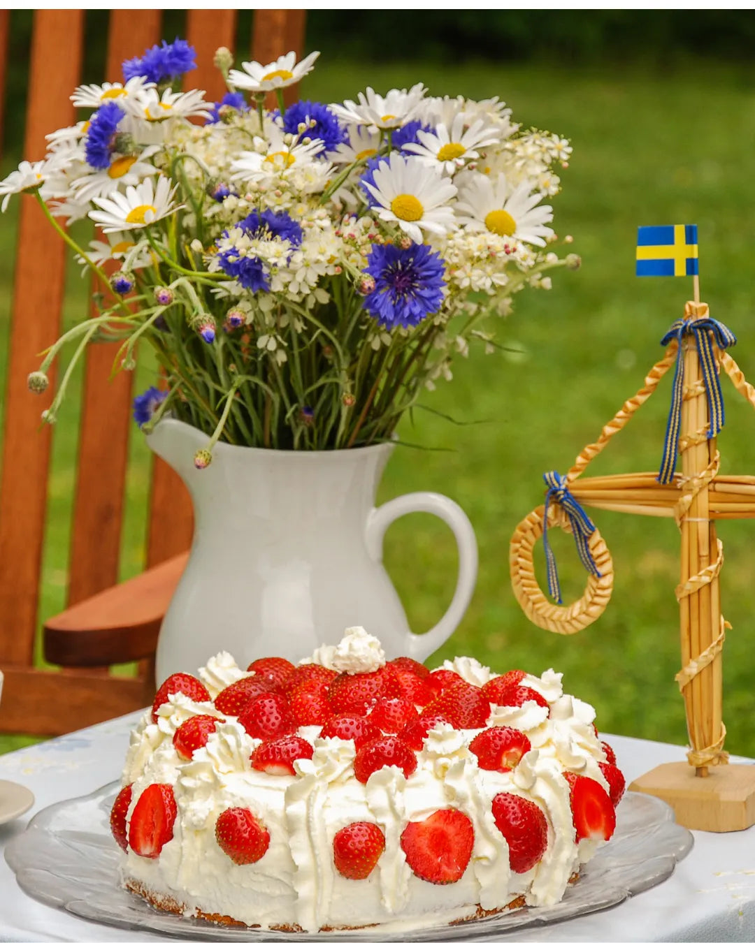 "Jordgubbstårta" - im schwedischen Erdbeer-Sahnehimmel