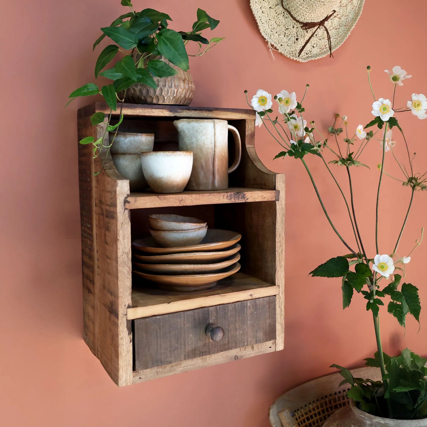 Grimaud Holzregal mit Schublade aus gealtertem Holz von Chic Antique