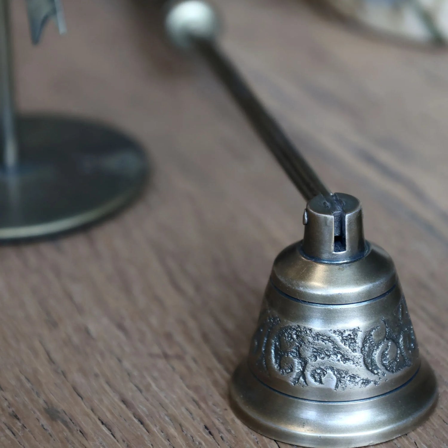 Kerzenlöscher aus Aluminium in Antik Messing von Chic Antique