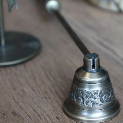 Kerzenlöscher aus Aluminium in Antik Messing von Chic Antique