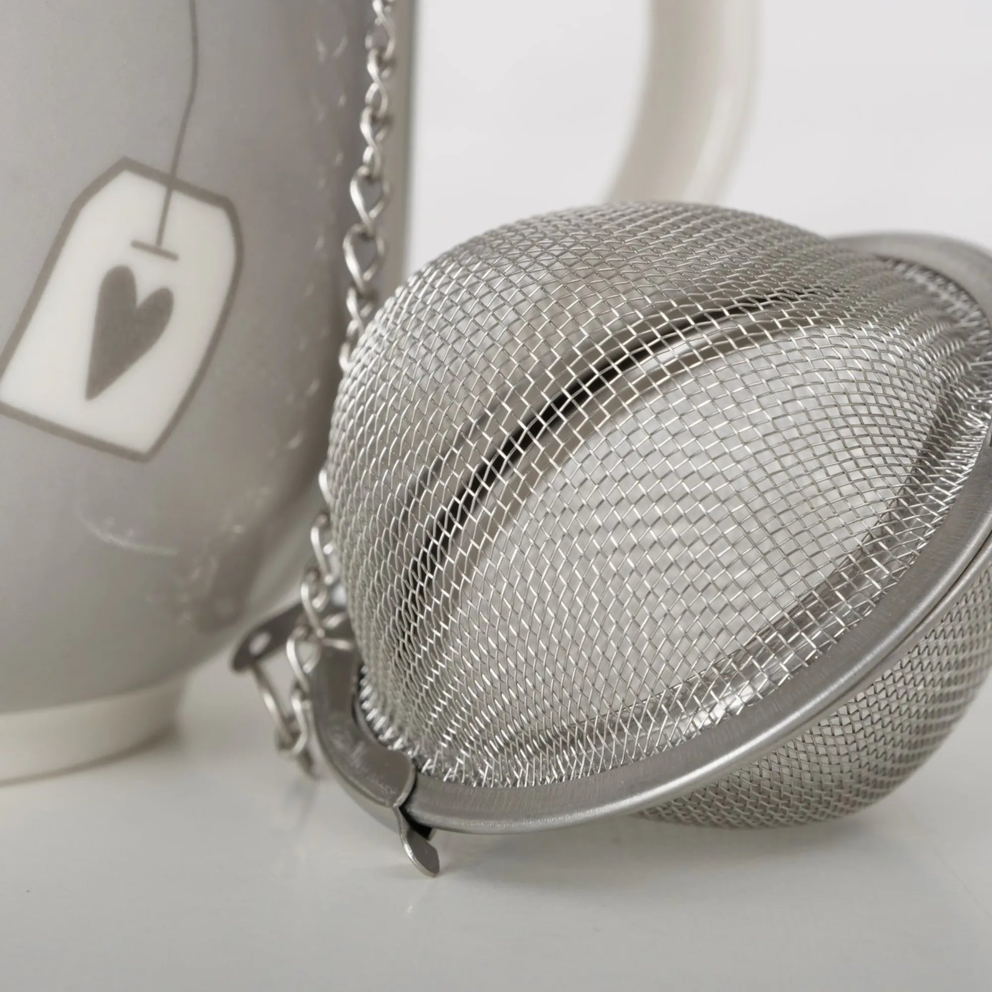 Boltze Tasse „Abwarten und Tee trinken“ mit Teesieb 300 ml