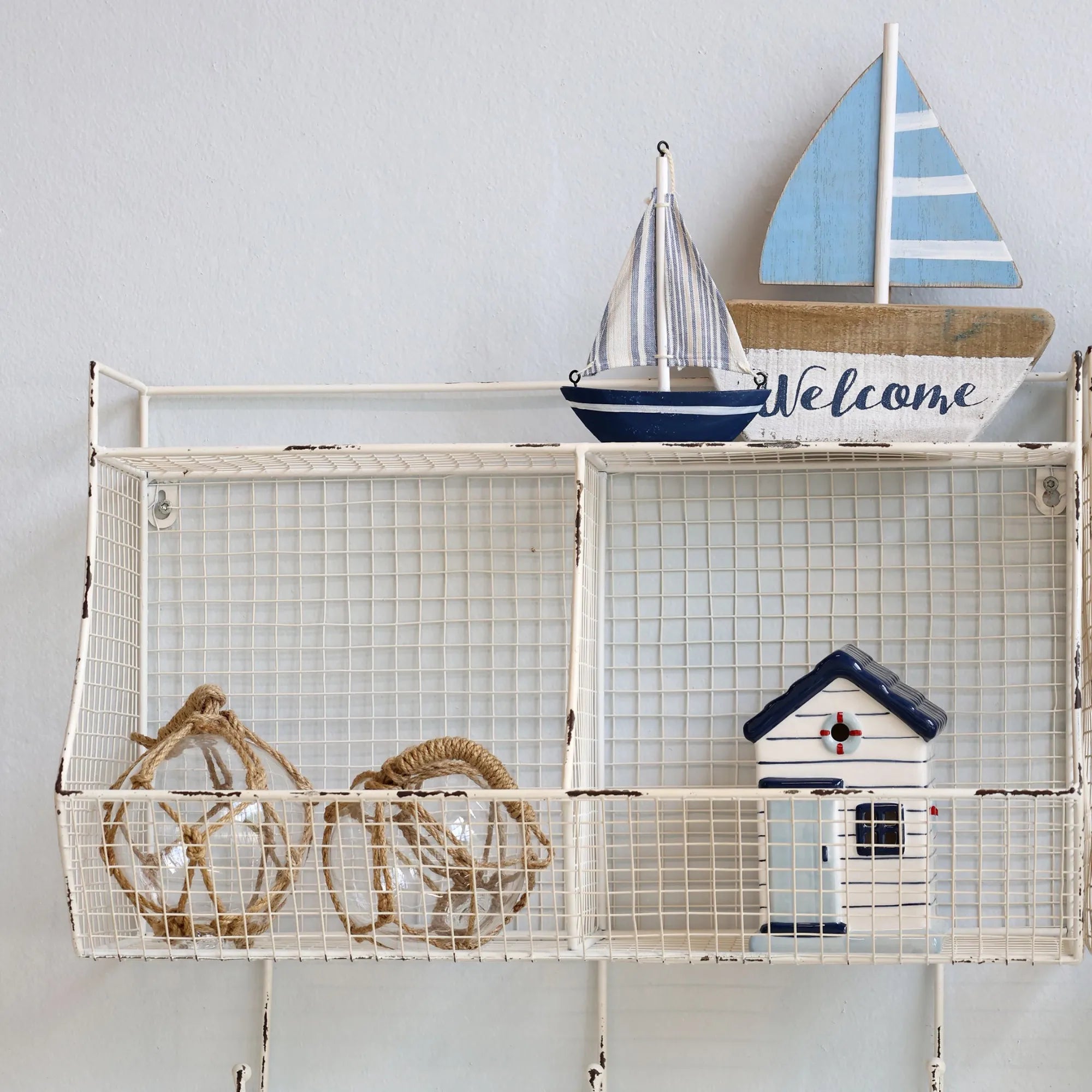 Segelboot Set aus Holz blau &amp; Weiß von Chic Antique