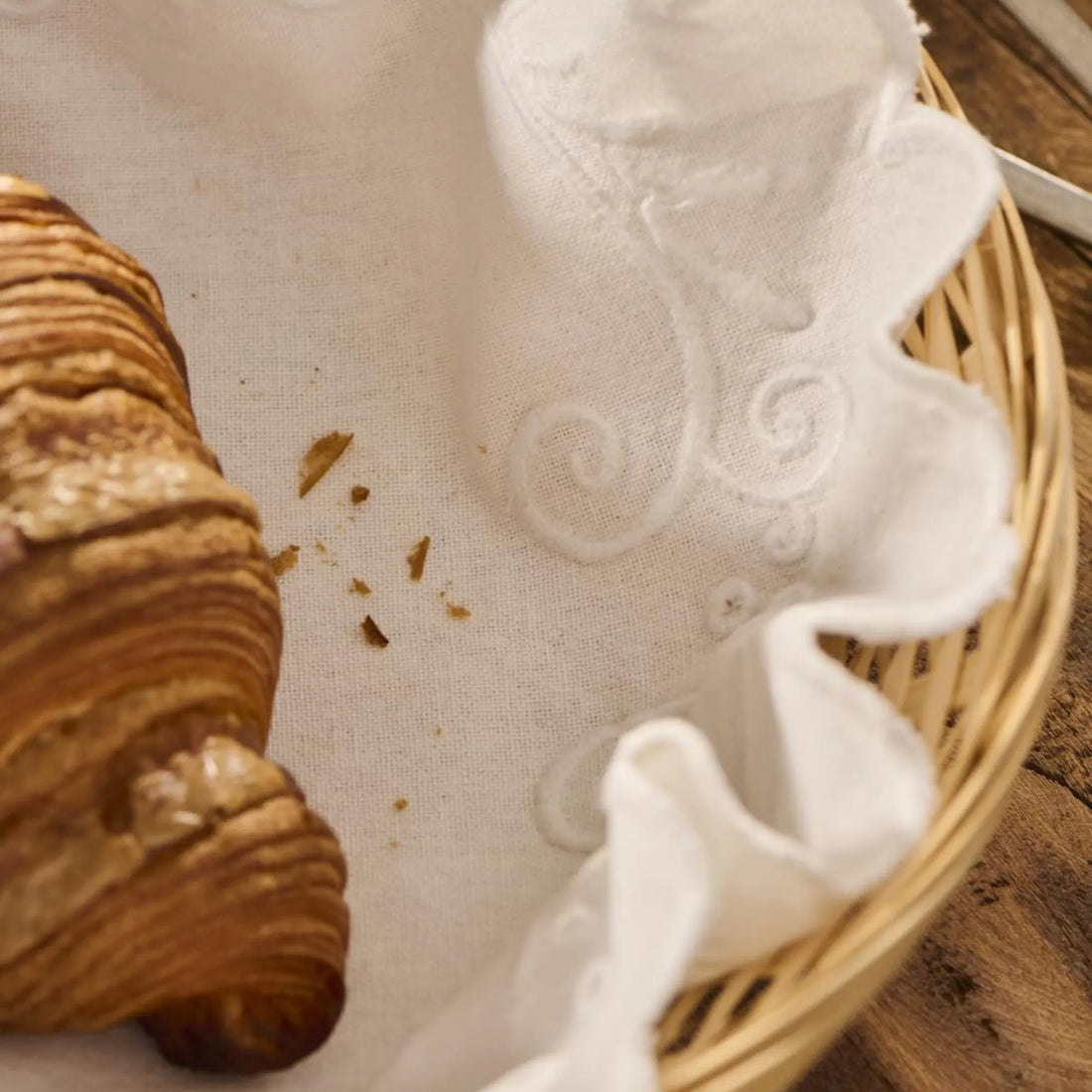 ib laursen brotserviette weiß mit stickerei rund anna und ole shop