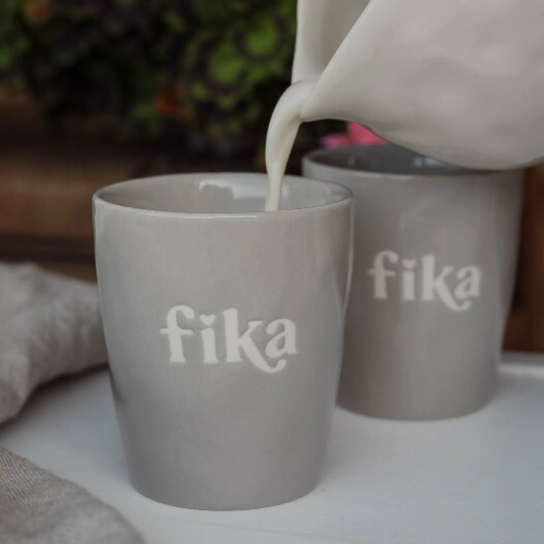 Majas Cottage Becher „Fika“ taupe grau 250 ml Keramik