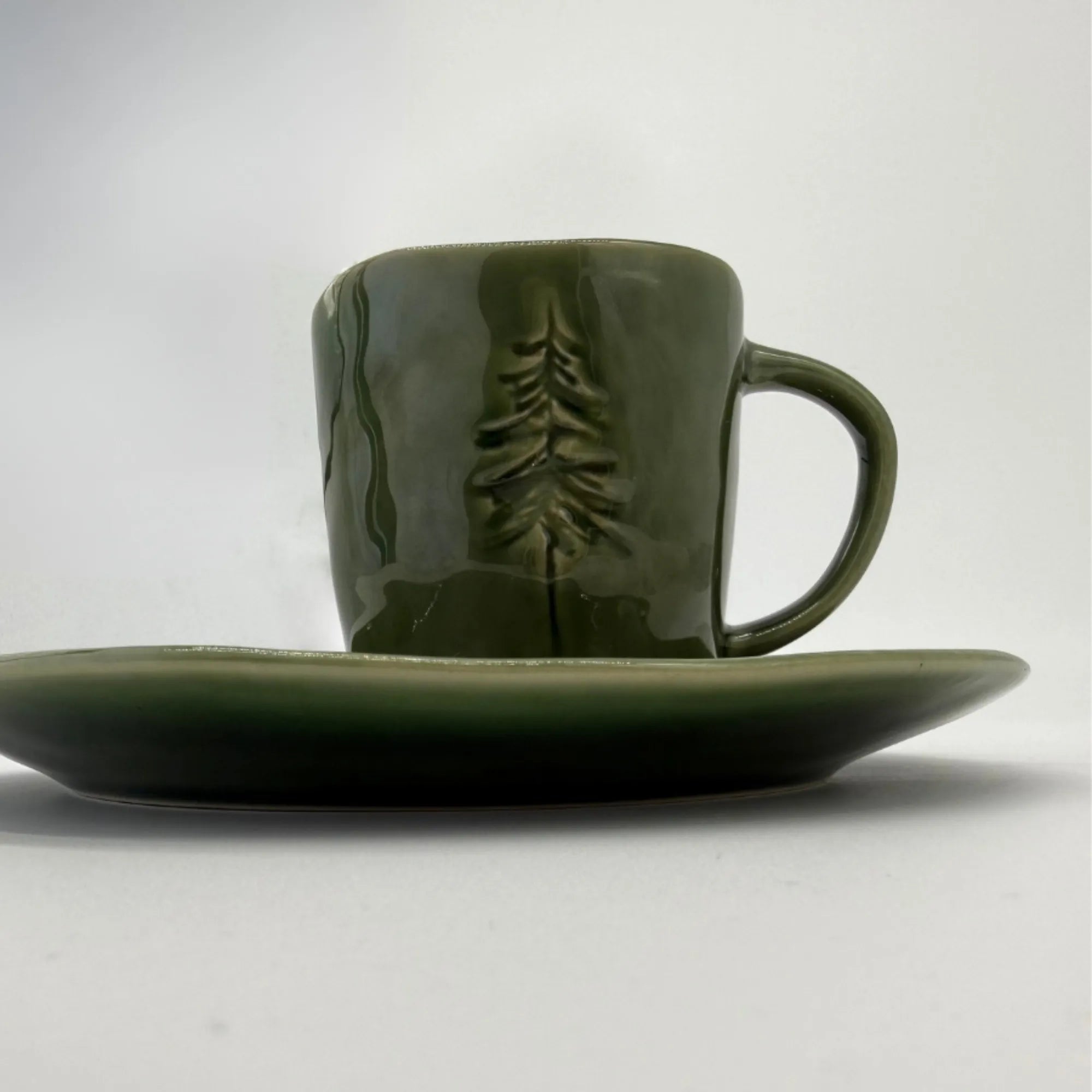 Miljögården Tasse „Sylva“ grün mit Tannenmotiv 9,5 cm