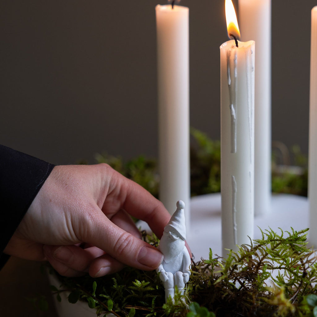 Storefactory "Nisse" Weihnachtsmann sitzend weiß